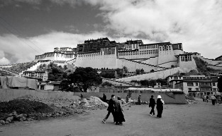 Földrengés Tibetben - legalább 53 halott