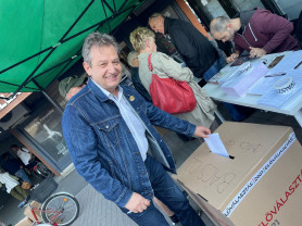 Momentum: Kecskeméten buszoztat és szavazatokat vásárol az MSZP