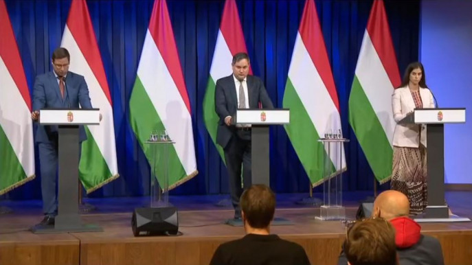 Gulyás Gergely: Marad a benzinár-, az élelmiszerár- és a kamatstop