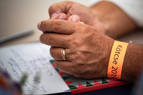 Mit keresett Orbán piknikjén a „híresen politikamentes” orvosi kamara elnöke?