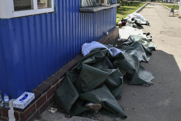 Már ötven áldozata van a pályaudvar elleni rakétatámadásnak Ukrajnában