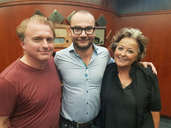 Földi és égi kapcsolatokról Kánya Katával és Lackfi Jánossal a Világtalálkozóban