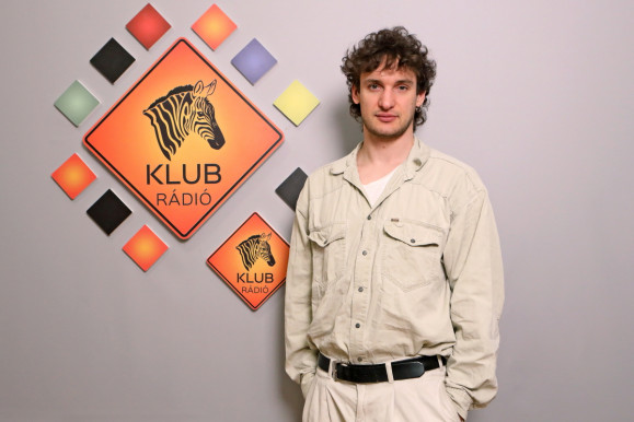 Legendákkal a háta mögött a rendezés ösvényein - Ladányi Jancsó Jákob volt a Dobszerda vendége