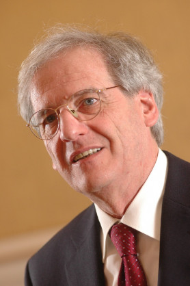 Meghalt Sólyom László