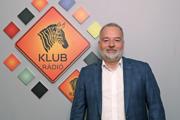 Lattmann: Kényelmetlen helyzetbe került Magyar Péter