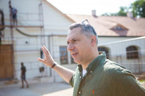 Dávid Ferenc: Rendkívül kínos, hogy Lázár nekiment a Sparnak