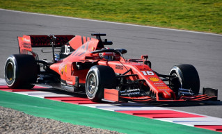 Versenypályát nyitottak a Balatonnál 