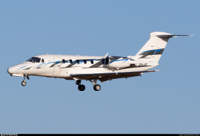 Hadházy: Szijjártó szégyelli, hogy már wc-re is repülővel megy