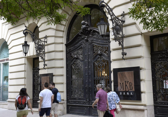 12 milliós bírságot kapott Mészáros Lőrinc bankja