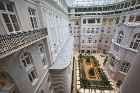 Több mint 4000 hibával sikerült átadni a horribilis összegből felújított MNB-székházat