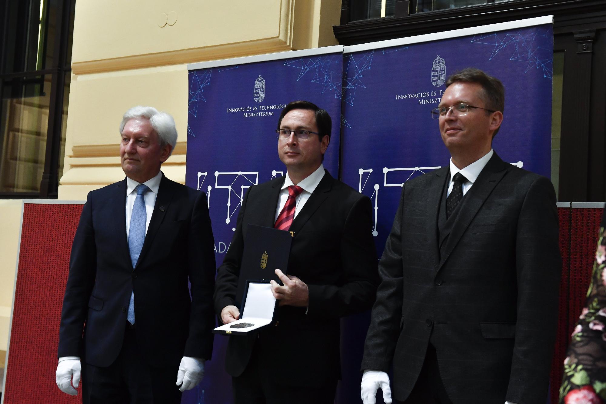 Elismeréseket adtak át a felsőoktatásban dolgozóknak Budape