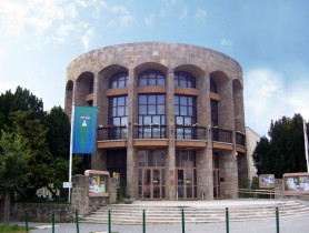 Lesből fotózta az öltöző lányokat egy ember a budai gimi szalagavatóján