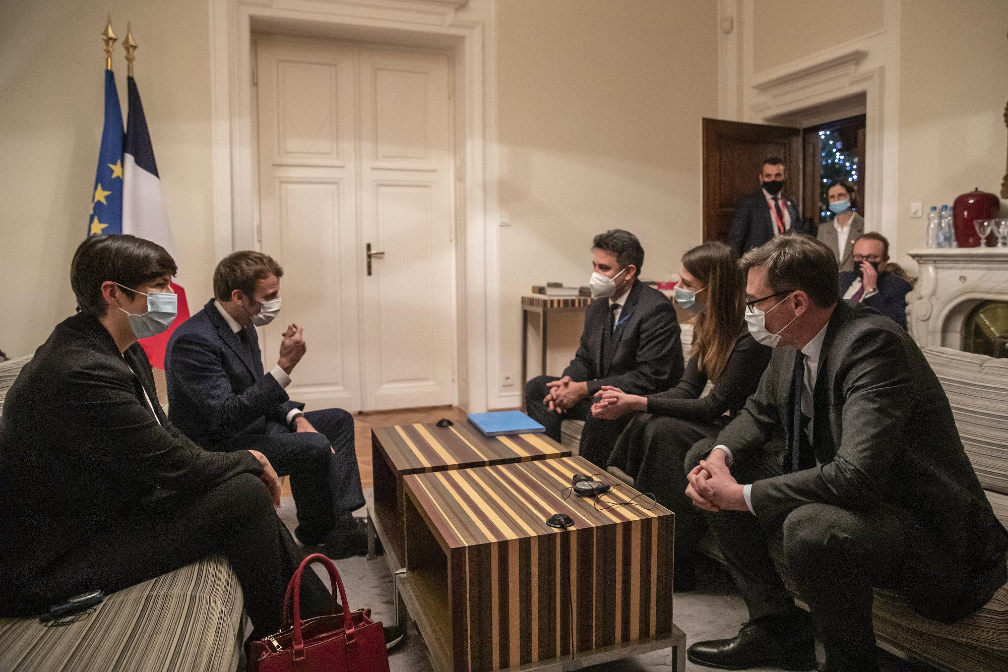 Főpolgármesteri Hivatal: Macron és a magyar ellenzék egyeté