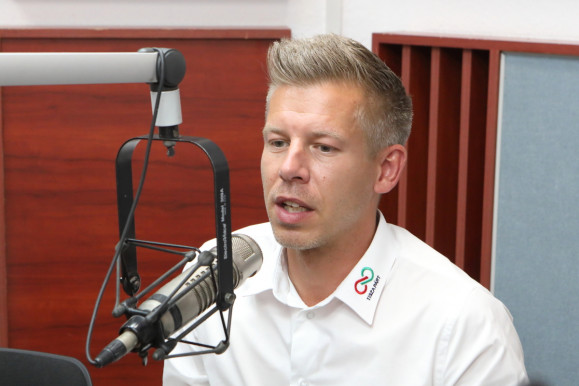 Magyar Péter: Vissza kell állítani a jogállami normákat  
