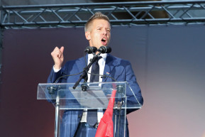 Orbán lakóhelyén indulna egyéniben Magyar Péter