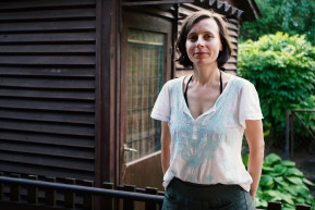 Mán-Várhegyi Réka: Ezen az emeleten csak nők laknak