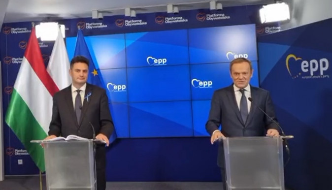 Nem tetszik a KDNP-nek, hogy Tusk találkozott Márki-Zayjal