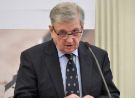 Lemondott Maróth Miklós, az Akadémiától elvett kutatóintézeti hálózat vezetője