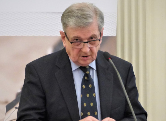 Lemondott Maróth Miklós, az Akadémiától elvett kutatóintézeti hálózat vezetője