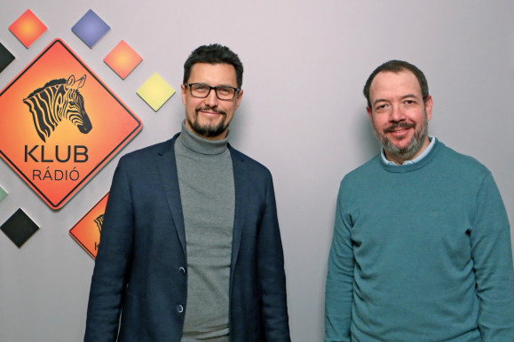 Félelmetes, lenyűgöző, embert túlszárnyaló, suta és hallucináló MI