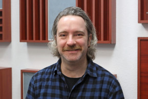 Mikecz: Vance látogatása legfeljebb Orbán szavazók megerősítését szolgálja, a bizonytalanokat aligha hozza közelebb a Fideszhez