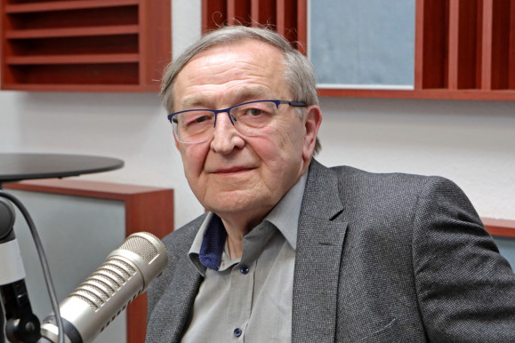 Miklós László: A Dunai Finomítóba kellett volna Orbánnak bizottságot küldeni