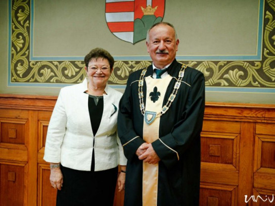 Kitüntette Müller Cecíliát a Pécsi Tudományegyetem