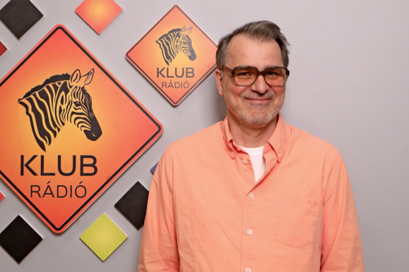 Európában díjak sora, idehaza aprókat lélegzik Proton Színháza: Mundruczó Kornél az Ötösben