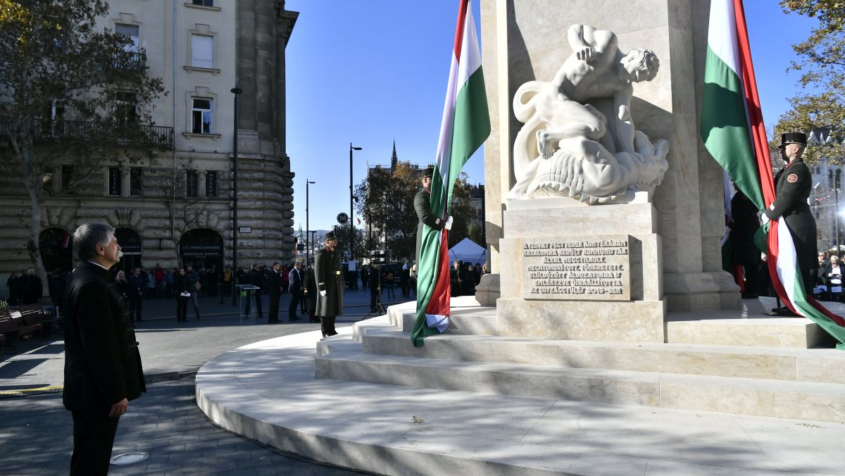 A Nemzeti Vértanúk Emlékművének újraavatása