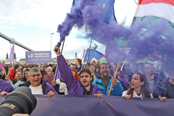 Négymillió forintnyi bírságot vállalt át a Momentum 