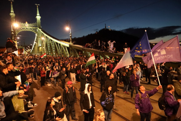 Negyven perces igazoltatásáról mesélt két fiatal