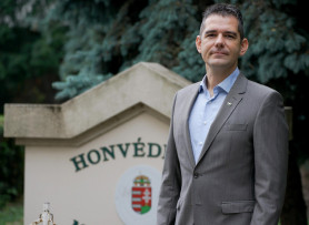 Momentum: A Mi Hazánk kaphatja a honvédelmi bizottsági helyet, ami nekünk járt volna