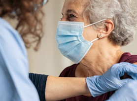 Az Európai Bizottság újabb többlettámogatást ad vakcinákra és az egésszégügyisek túlóráinak kifizetésére