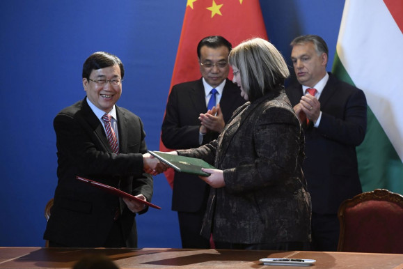 „Orbán szimbolikus ügye lett a Fudan Budapestre hozása”