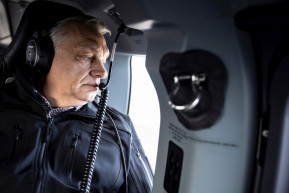 Elemző: Nem biztos, hogy elég lesz Orbán határ menti helikopterezése