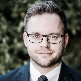 Orbán Balázs óvodába vinné Hadházyékat