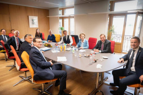 Megszorították Orbán Viktort a jogállamisággal? Csak szemüveg kérdése