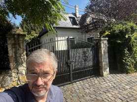 Hadházy: Orbán Ráhel bizalmasától vásárolt budai luxusvillát Orbán Sára