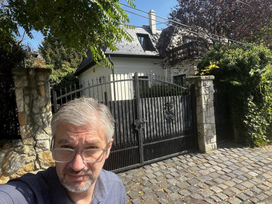 Hadházy: Orbán Ráhel bizalmasától vásárolt budai luxusvillát Orbán Sára