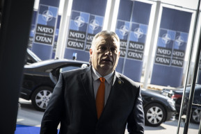 NATO-szövetségesek négyszemközti beszélgetéseikben nem titkolják, elegük van Orbánból