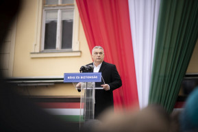 Orbán szerint az ellenfél csal, nekik nehezített pályán kell nyerniük