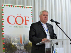 Katolikus pap: Nem bélyegzem meg a buzikat, de betegek és provokatív az életformájuk