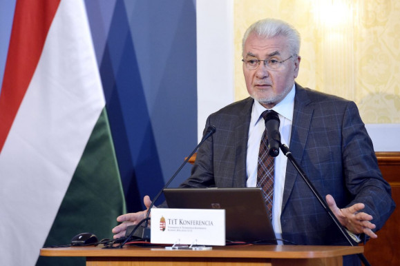 Pálinkás: A kormány szórakozik a fiatalok jövőjével, ezt az ostoba makacsságot nehéz megérteni