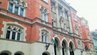 Debrecenből fogják megmondani, hogyan kell bontani a Szentkirályi utcában