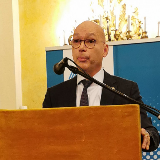 Péterfalvi a magyar választások tisztaságát félti a Facebooktól 