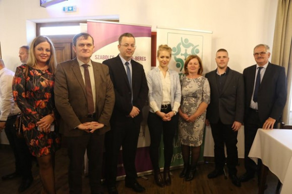 Kamurendezvényen ismerkedett a fiatalokkal a 22 éves helyettes államtitkár