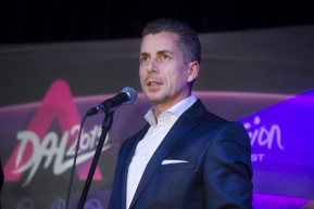 Csaknem ötmilliót költöttek Rákay Philip Facebook-bejegyzéseire egy hónap alatt