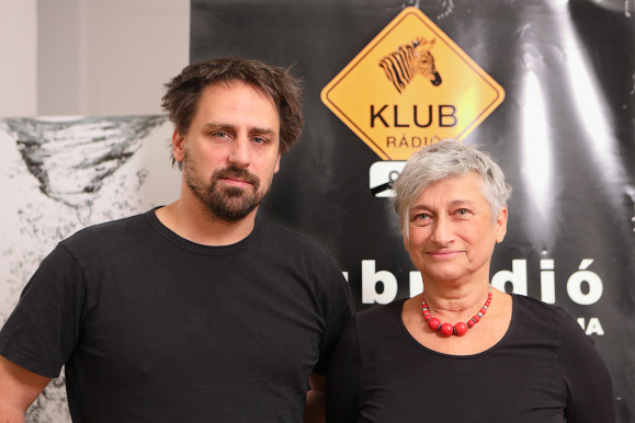 Amerikában élő fizikus és magyarázat sok mindenre