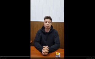 Videó, amin a belorusz ellenzéki aktivista bűnösnek vallja magát