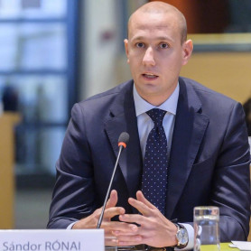 A nemzetbiztonsági bizottság azonnali összehívását követeli a DK